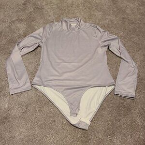 💰Make an offer, bundle and save💰 NWOT Stretchy Light grey body suit